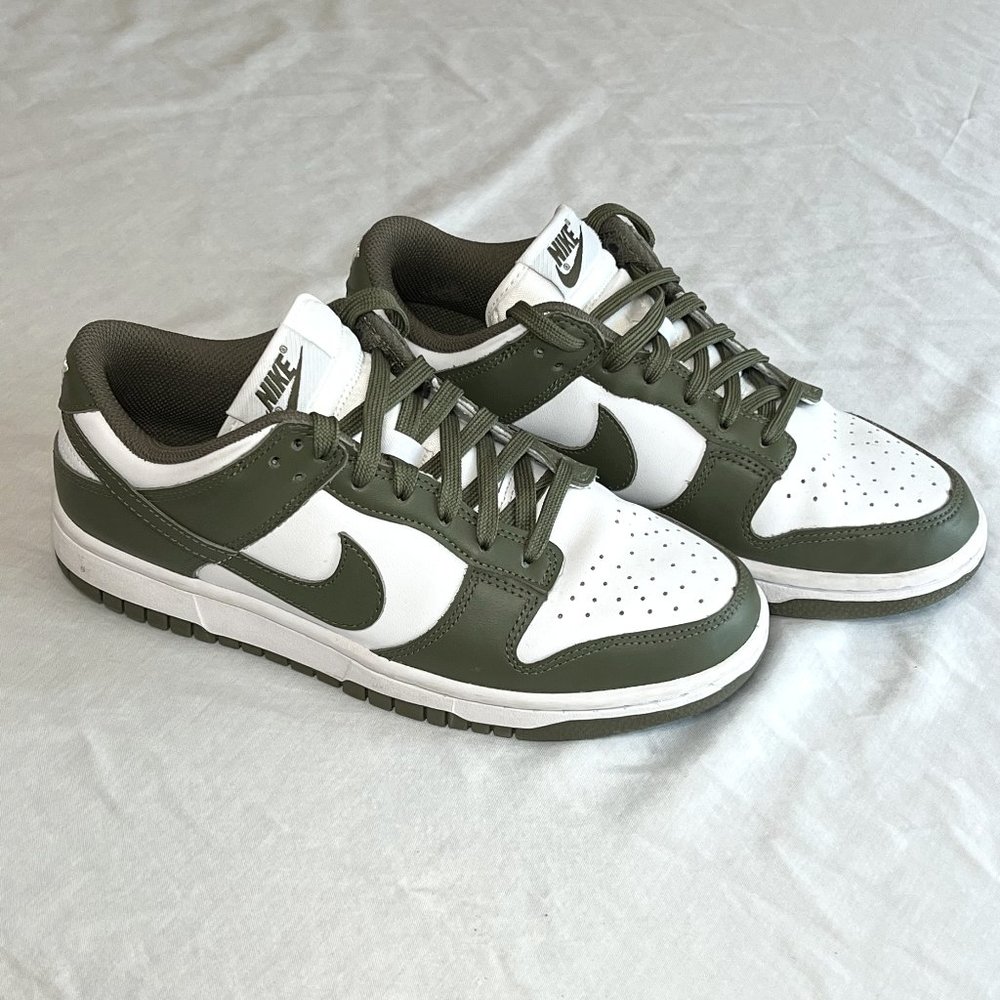 Nike Dunk Low Medium Olive WOMENS Size 7.5 Men’s Size 6 DD1503-120